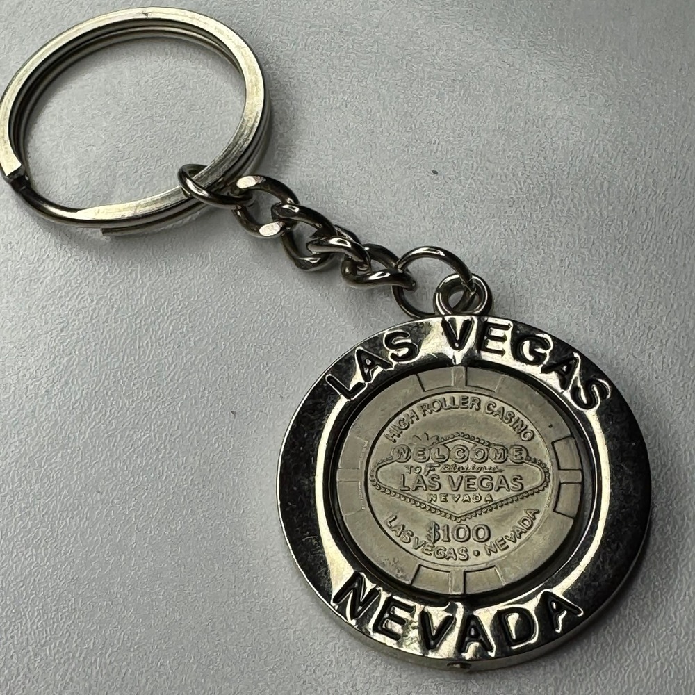 Las Vegas Nevada High Roller Casino $100 Chip Design Keychain Souvenir